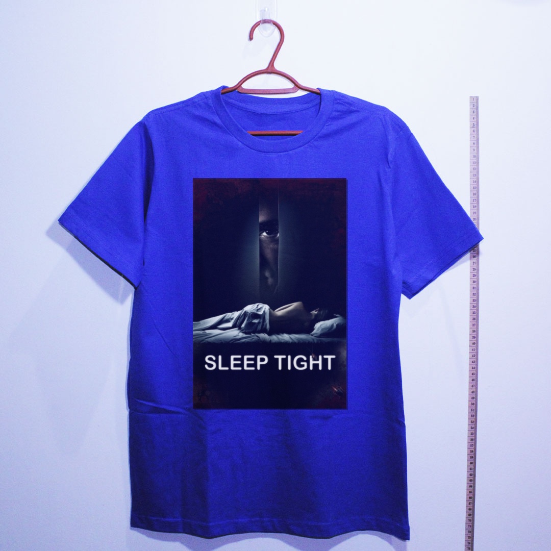 Camiseta_algodao_azul_camarada_do_alem_-_Sleep_Tight_Enquanto_voce_dorme | Sleep Tight (Enquanto você dorme)