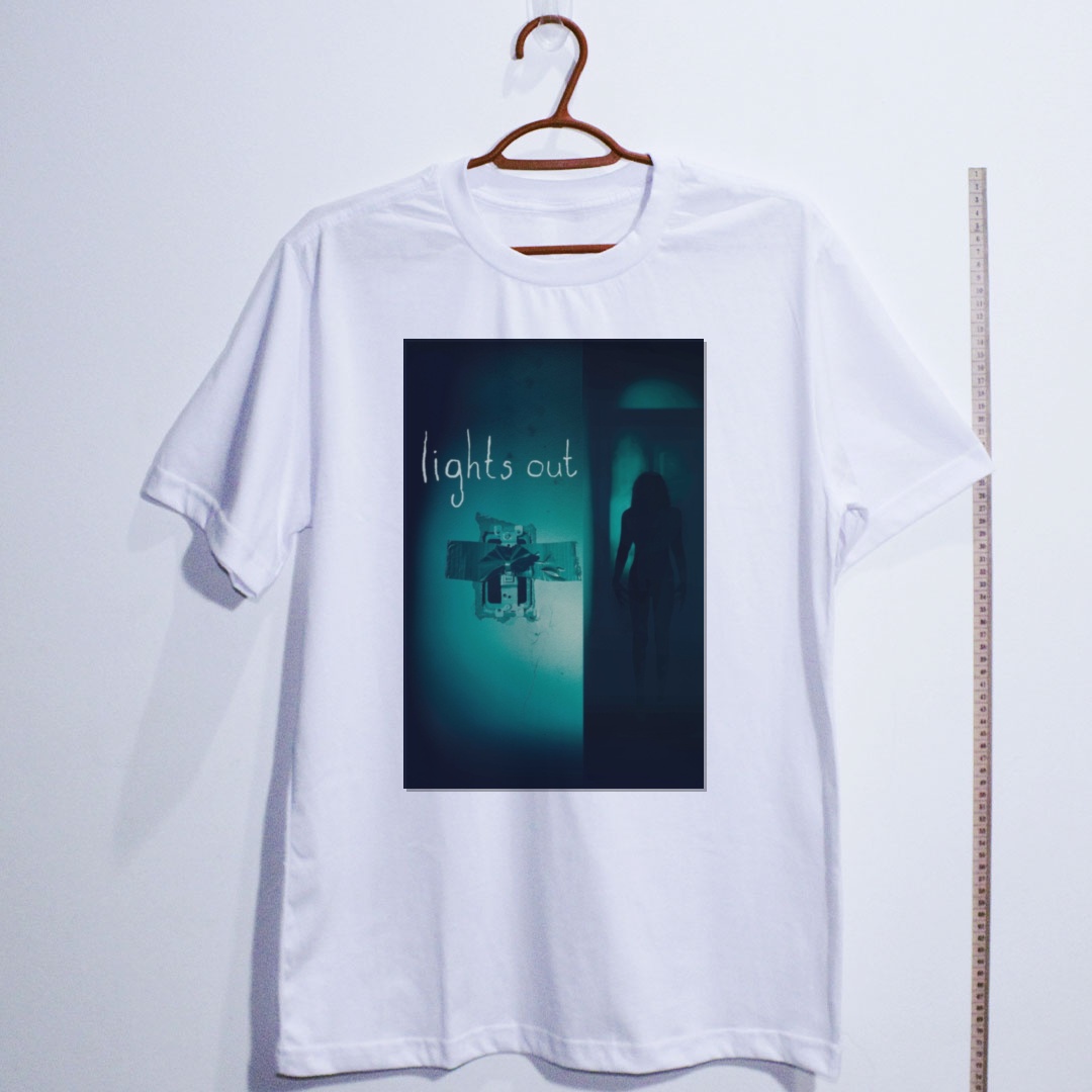 Camiseta_algodao_branco_camarada_do_alem_-_Lights_Out_Quando_as_luzes_se_apagam | Lights Out (Quando as luzes se apagam)