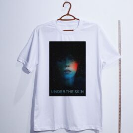 Camiseta_algodao_branco_camarada_do_alem_-_Under_the_Skin_Sob_a_pele | Under the Skin (Sob a pele)