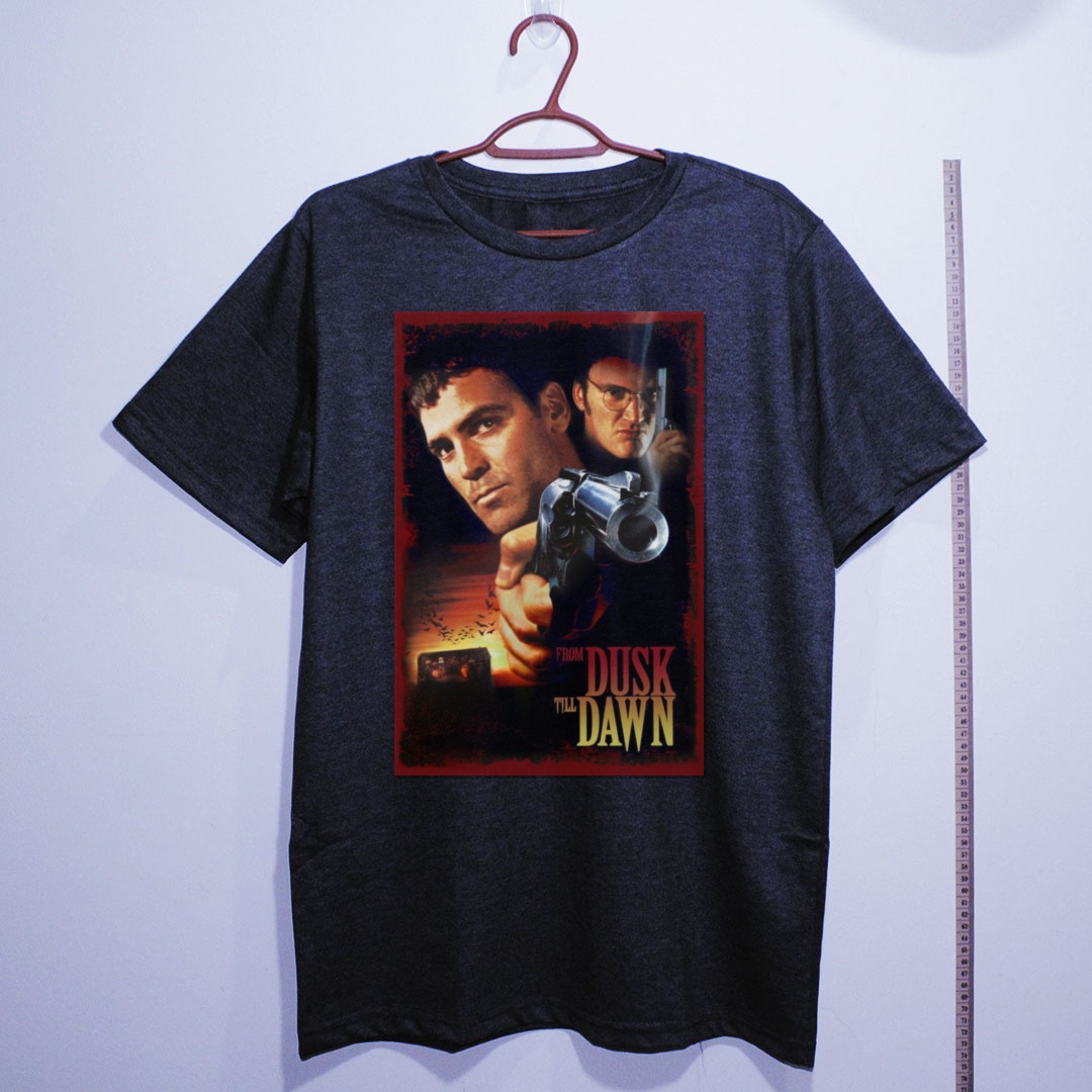 Camiseta_algodao_chumbo_camarada_do_alem_-_From_Dusk_Till_Dawn_Um_drink_no_inferno | From Dusk Till Dawn (Um drink no inferno)