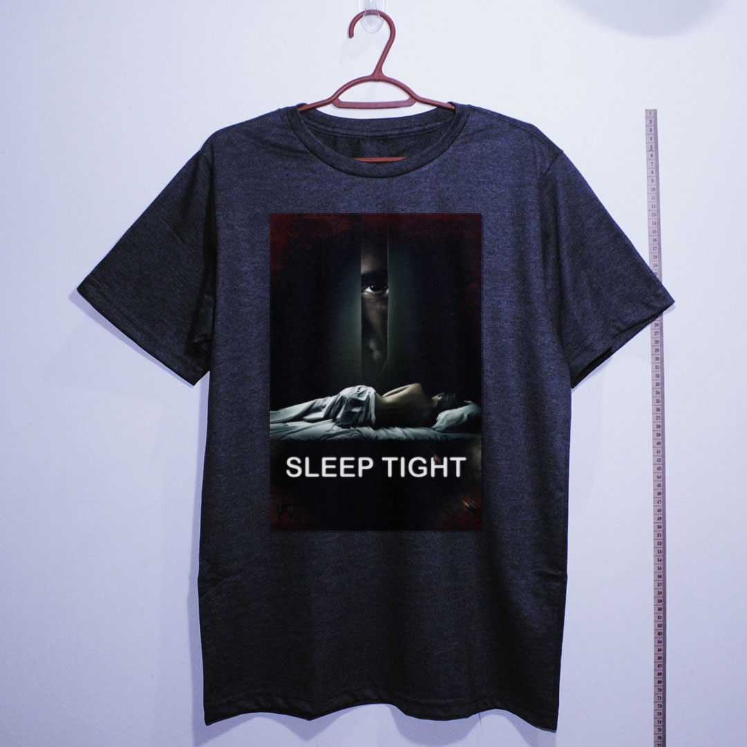 Camiseta_algodao_chumbo_camarada_do_alem_-_Sleep_Tight_Enquanto_voce_dorme | Sleep Tight (Enquanto você dorme)