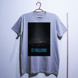 Camiseta_algodao_cinza_claro_camarada_do_alem_-_It_Follows_A_maldicao | It Follows (A maldição)
