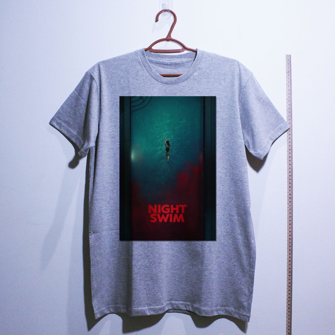 Camiseta_algodao_cinza_claro_camarada_do_alem_-_Night_Swim_A_piscina | Night Swim (A piscina)