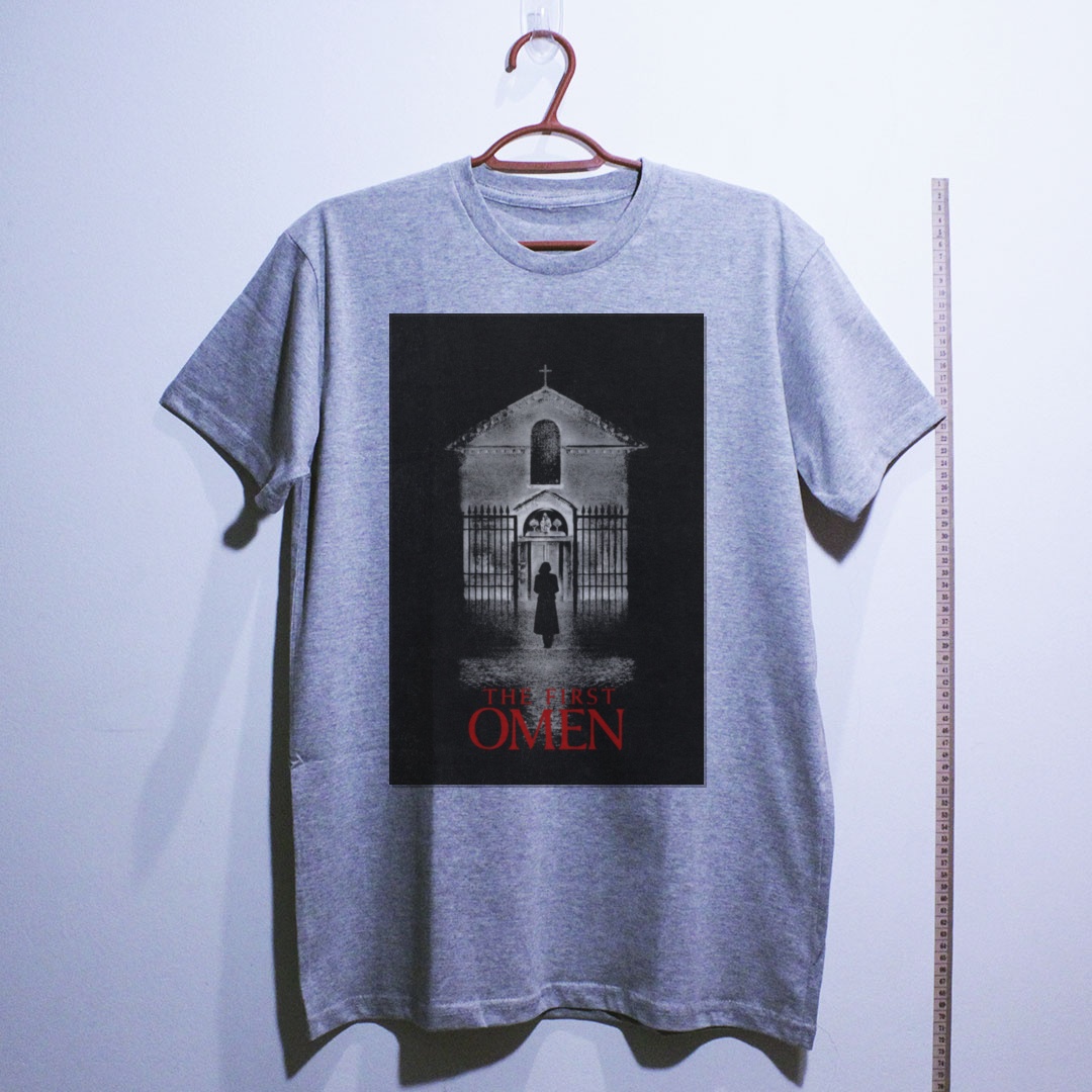 Camiseta_algodao_cinza_claro_camarada_do_alem_-_The_First_Omen_A_primeira_profecia | The First Omen (A primeira profecia)