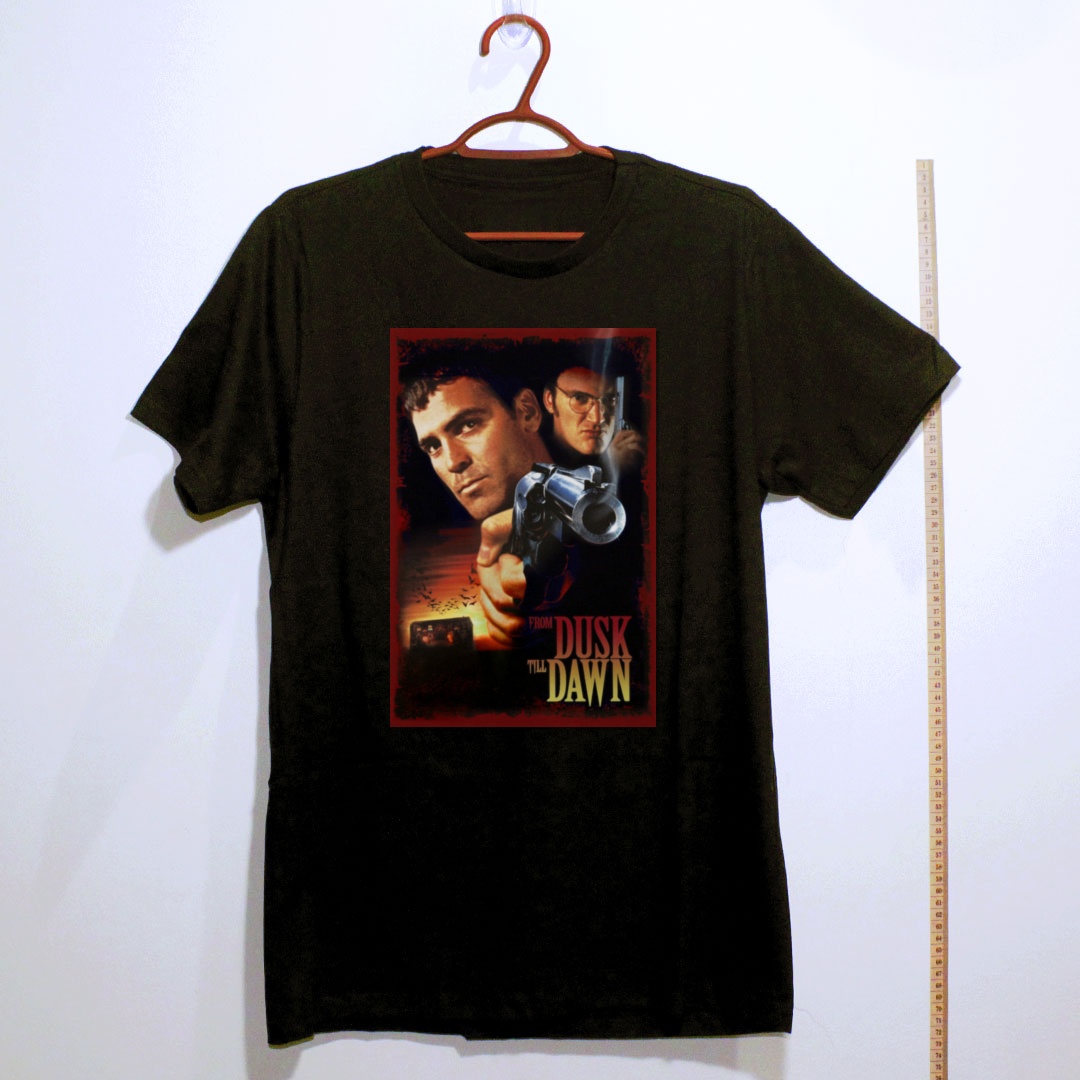Camiseta_algodao_preto_camarada_do_alem_-_From_Dusk_Till_Dawn_Um_drink_no_inferno | From Dusk Till Dawn (Um drink no inferno)