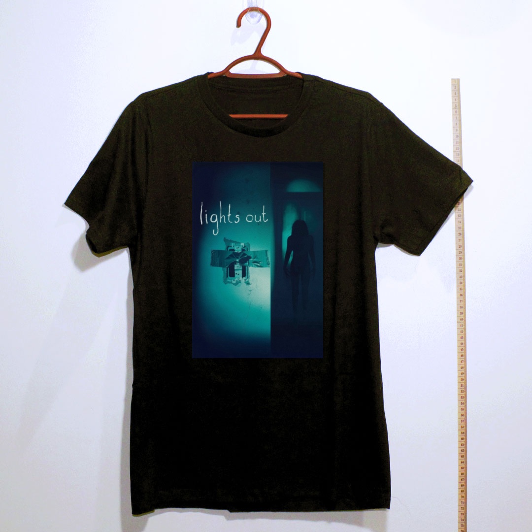 Camiseta_algodao_preto_camarada_do_alem_-_Lights_Out_Quando_as_luzes_se_apagam | Lights Out (Quando as luzes se apagam)