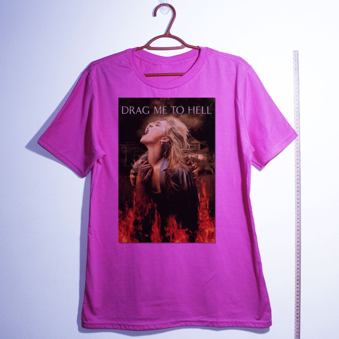 Camiseta_algodao_rosa_camarada_do_alem_-_Drag_Me_to_Hell_Arraste-me_para_o_inferno | Drag Me to Hell (Arraste-me para o inferno)