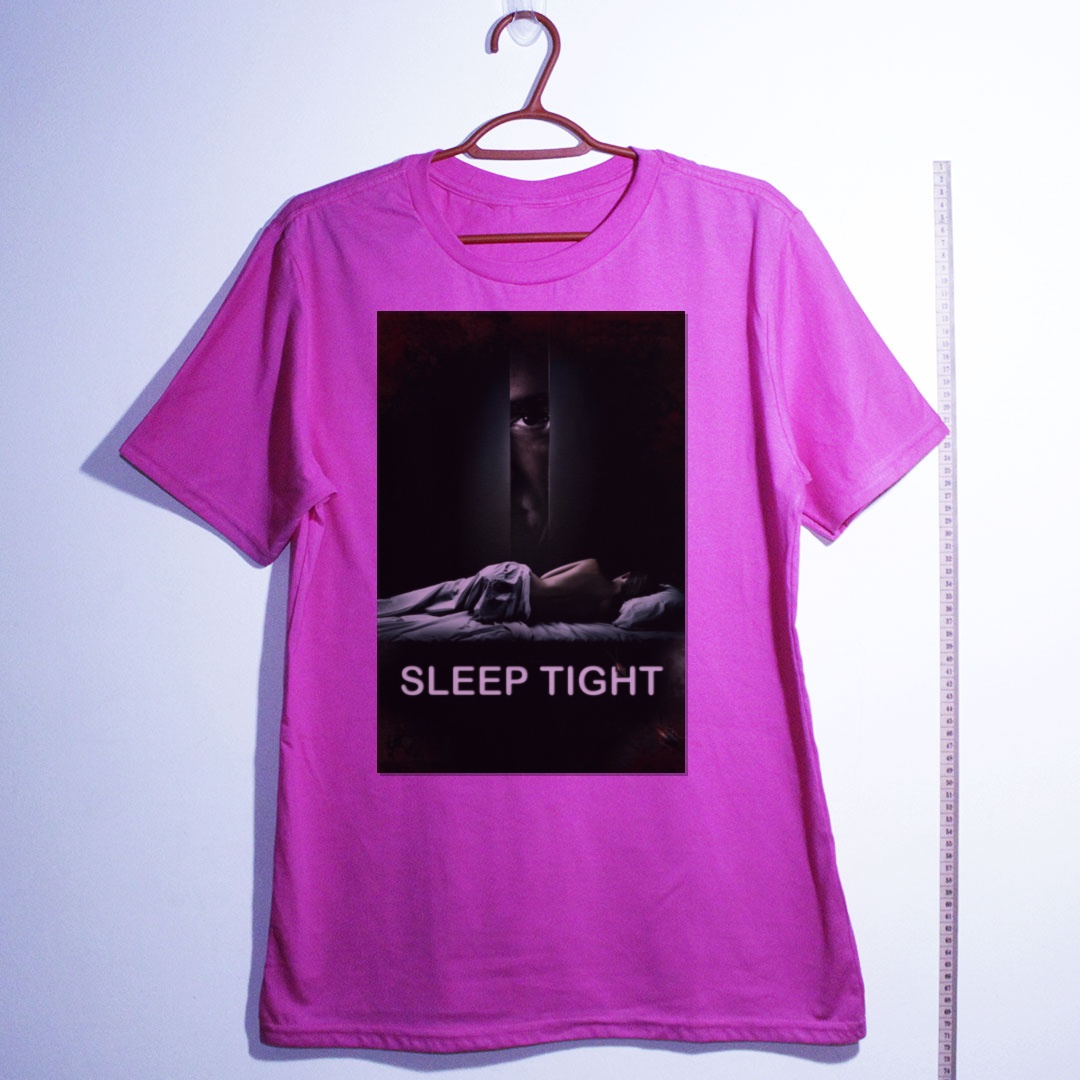 Camiseta_algodao_rosa_camarada_do_alem_-_Sleep_Tight_Enquanto_voce_dorme | Sleep Tight (Enquanto você dorme)