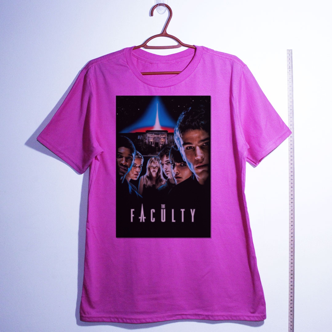 Camiseta_algodao_rosa_camarada_do_alem_-_The_Faculty_O_professor_substituto | The Faculty (O professor substituto)
