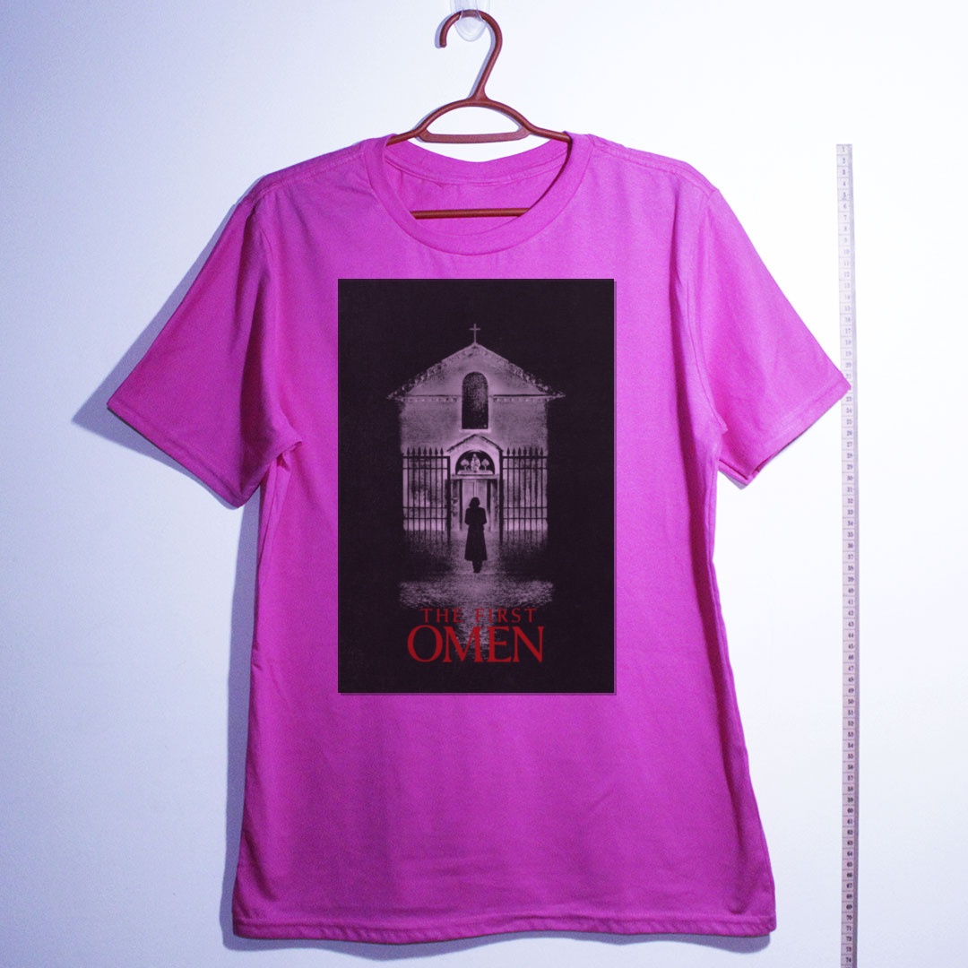 Camiseta_algodao_rosa_camarada_do_alem_-_The_First_Omen_A_primeira_profecia | The First Omen (A primeira profecia)