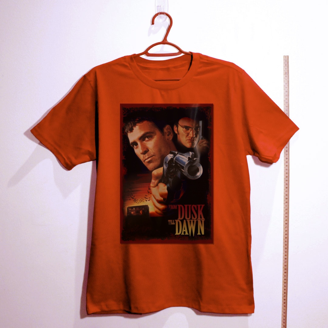 Camiseta_algodao_vermelho_camarada_do_alem_-_From_Dusk_Till_Dawn_Um_drink_no_inferno | From Dusk Till Dawn (Um drink no inferno)