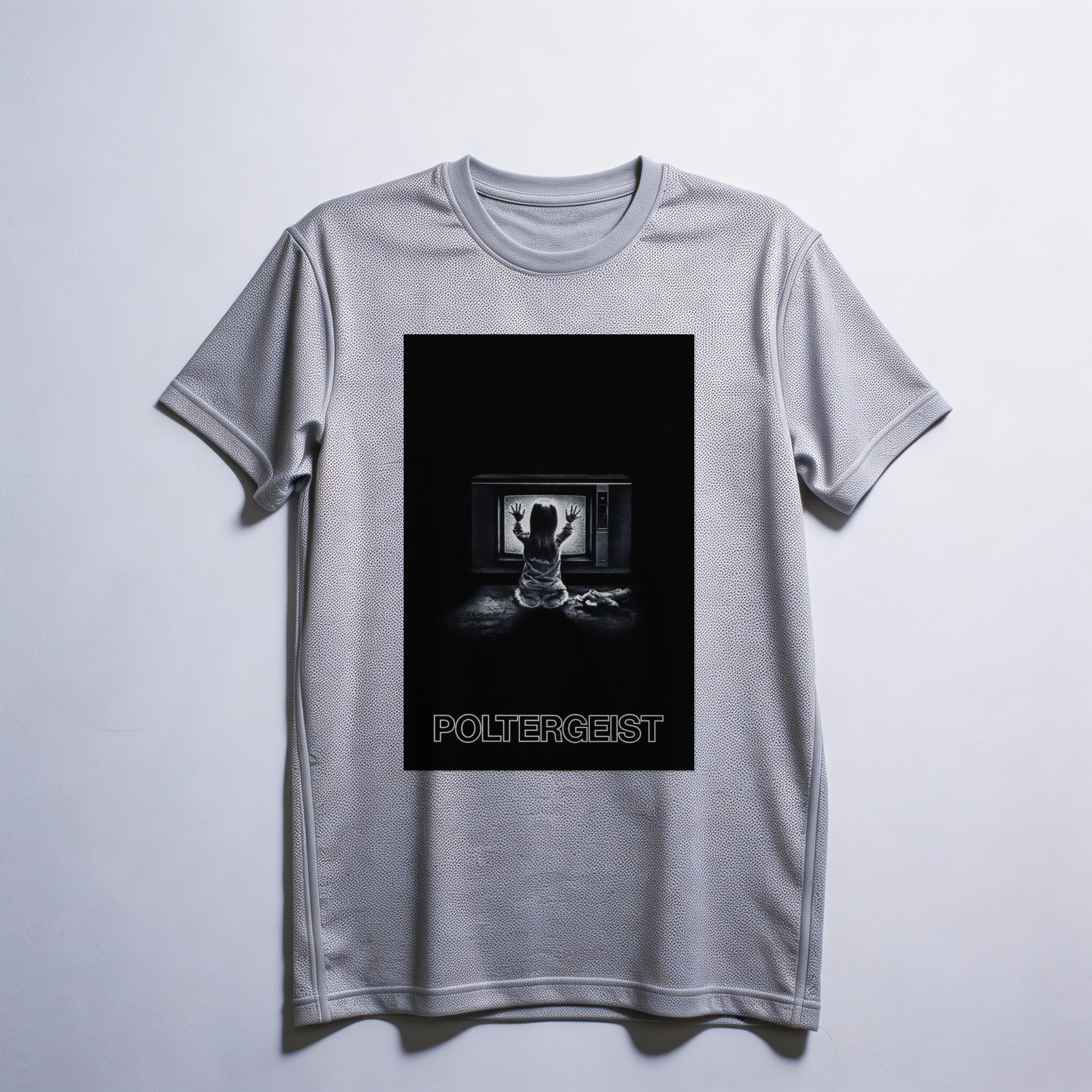 Camiseta_dry_fit_cinza_claro_camarada_do_alem_-_Poltergeist_Poltergeist_-_o_fenomeno | Poltergeist (Poltergeist - o fenômeno)