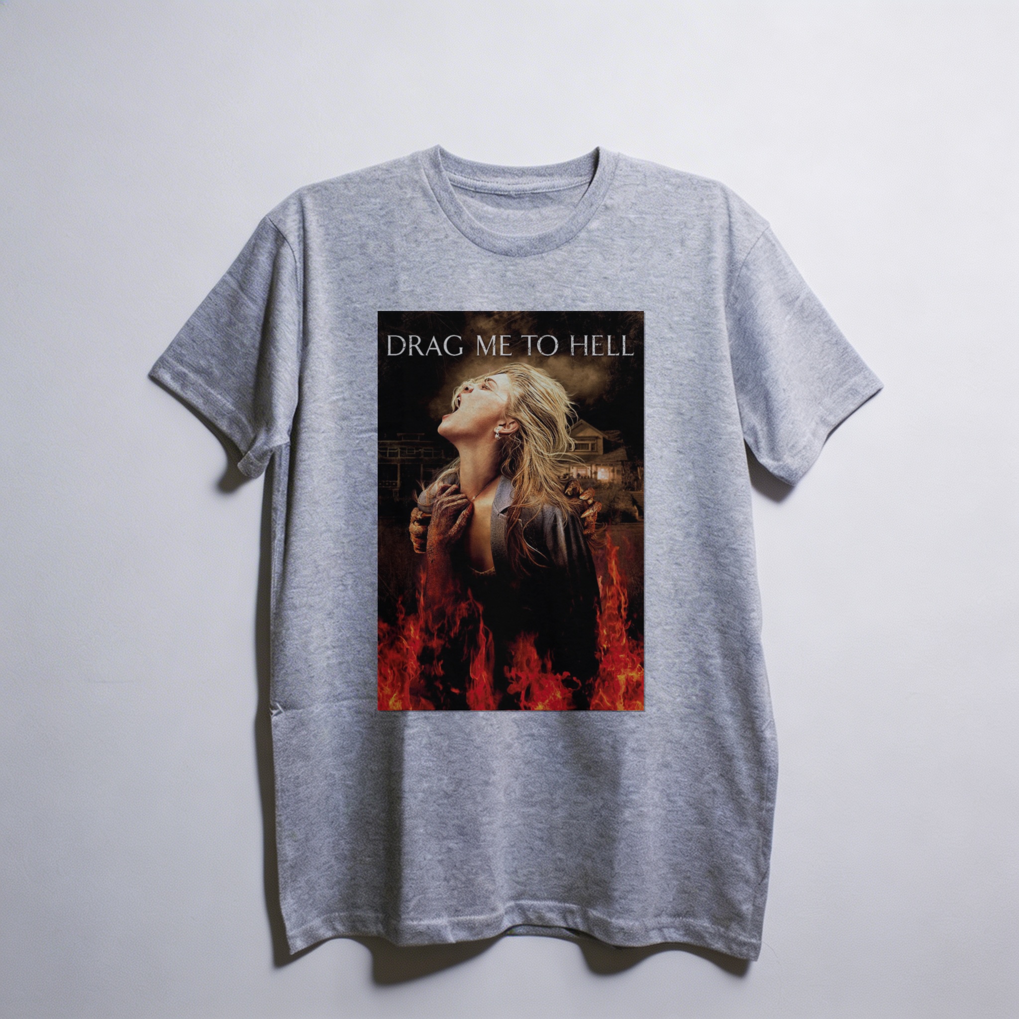 Camiseta_oversized_cinza_claro_camarada_do_alem_-_Drag_Me_to_Hell_Arraste-me_para_o_inferno | Drag Me to Hell (Arraste-me para o inferno)