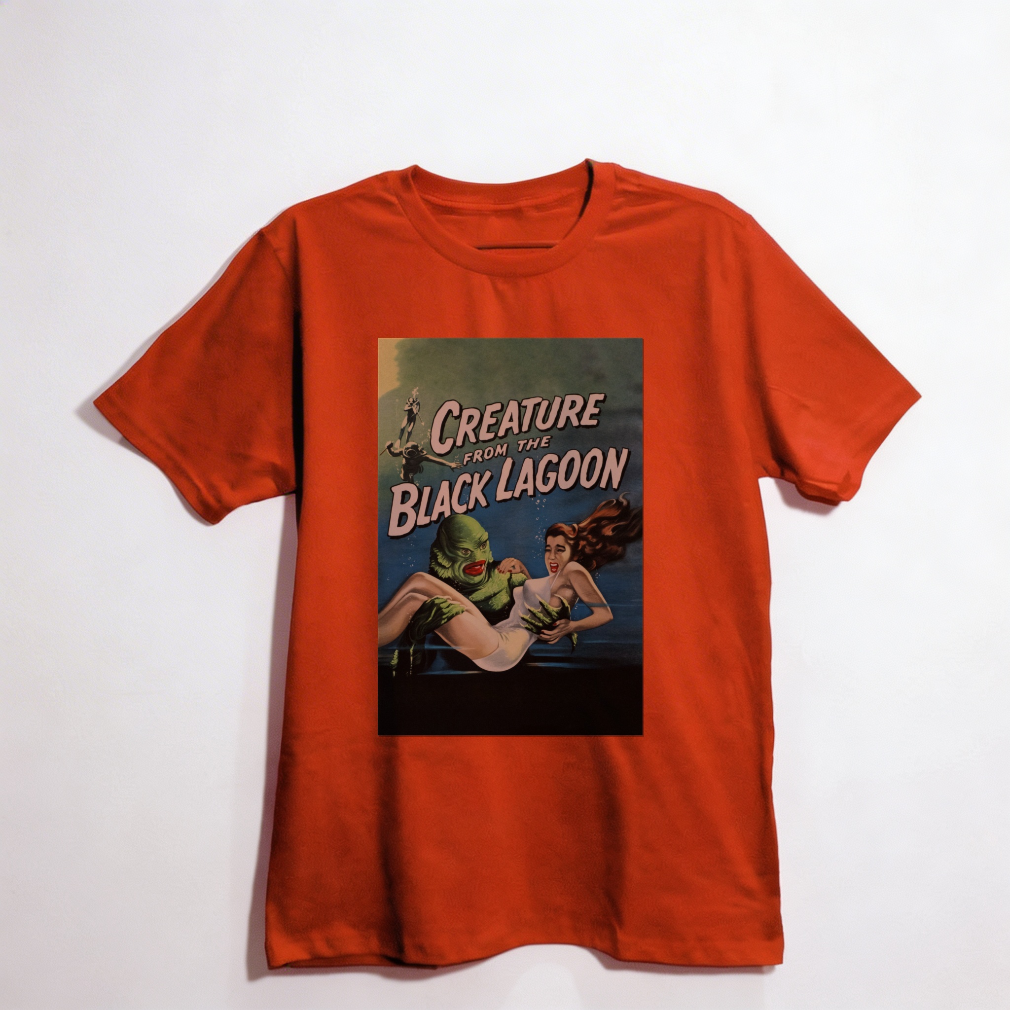 Camiseta_oversized_vermelho_camarada_do_alem_-_Creature_from_the_Black_Lagoon_O_monstro_da_lagoa_negra | Creature from the Black Lagoon (O monstro da lagoa negra)