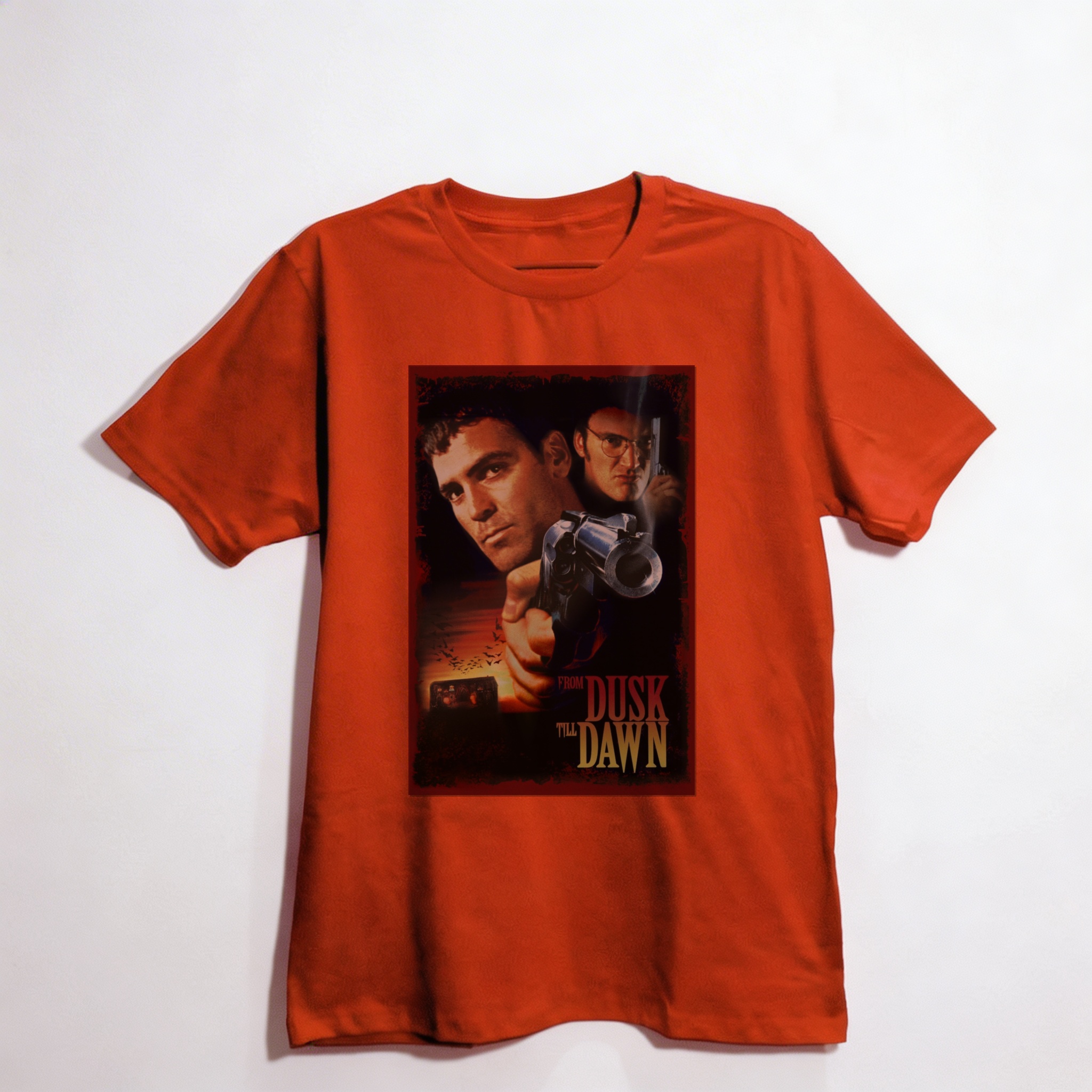 Camiseta_oversized_vermelho_camarada_do_alem_-_From_Dusk_Till_Dawn_Um_drink_no_inferno | From Dusk Till Dawn (Um drink no inferno)